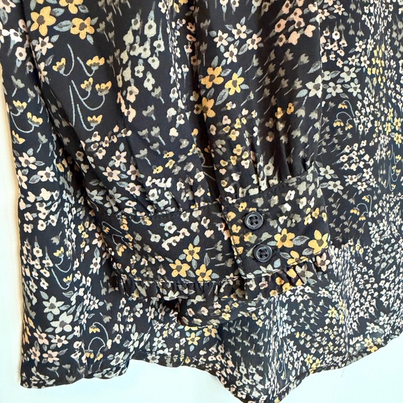 Floral Print Blouse - Picture 4 of 10